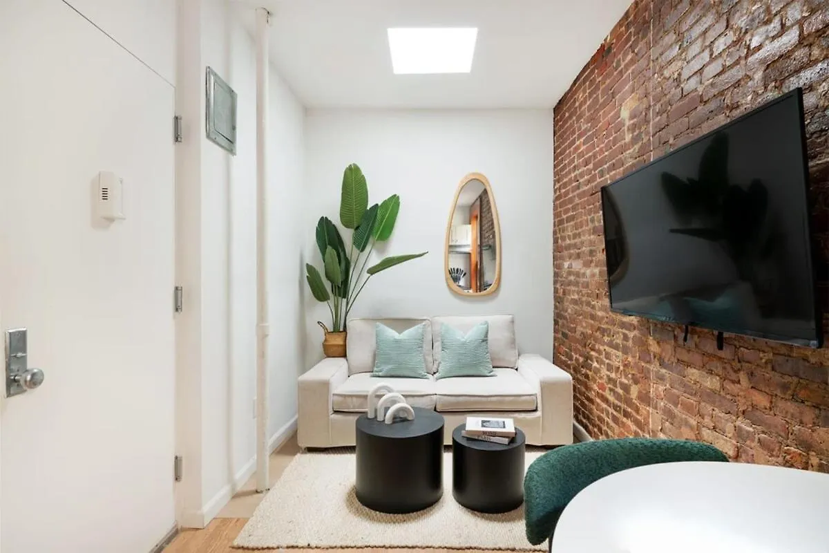 153-5A Charming 2Br Les W D Apartment New York