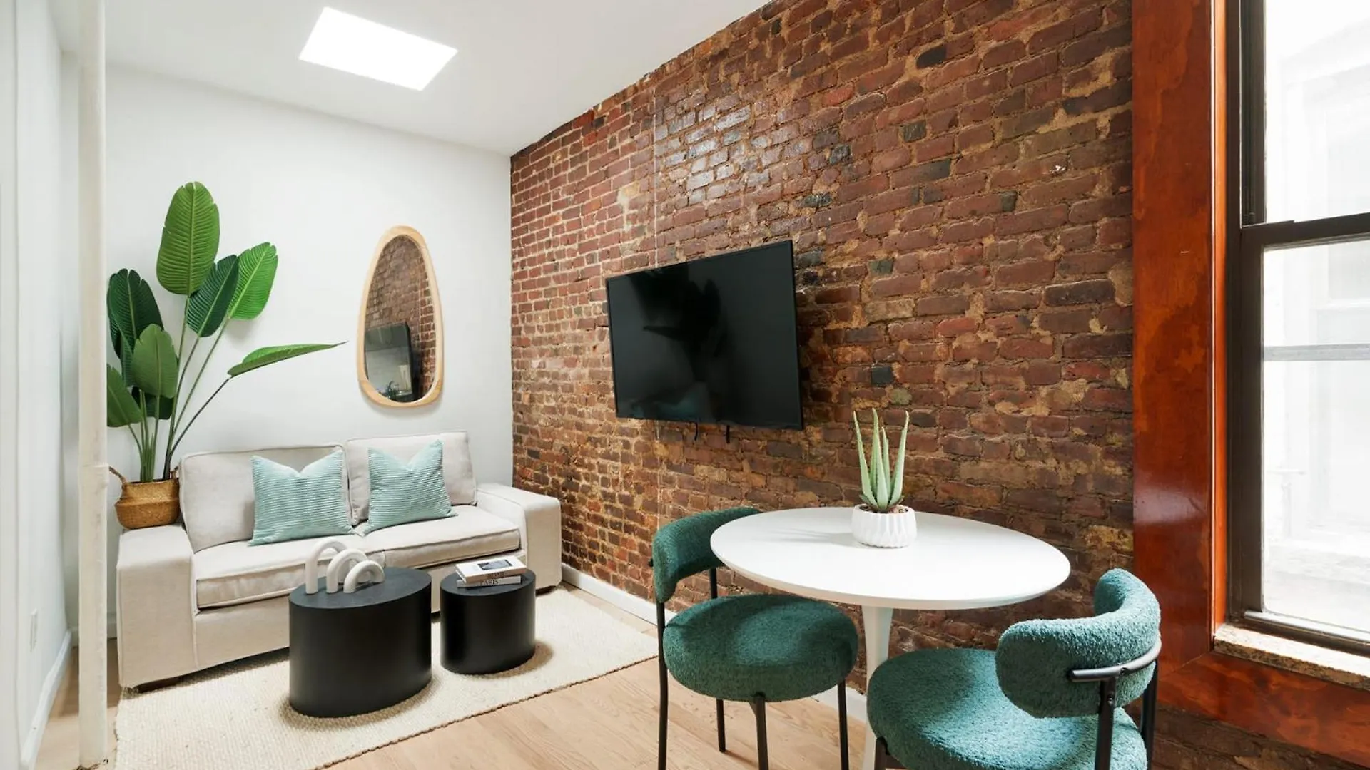153-5A Charming 2Br Les W D Apartment New York 0*,  United States